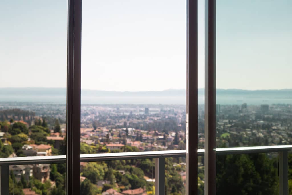 Awe-inspiring views of San Francisco Bay, courtesy of Western Window Systems’ sliding doors.
